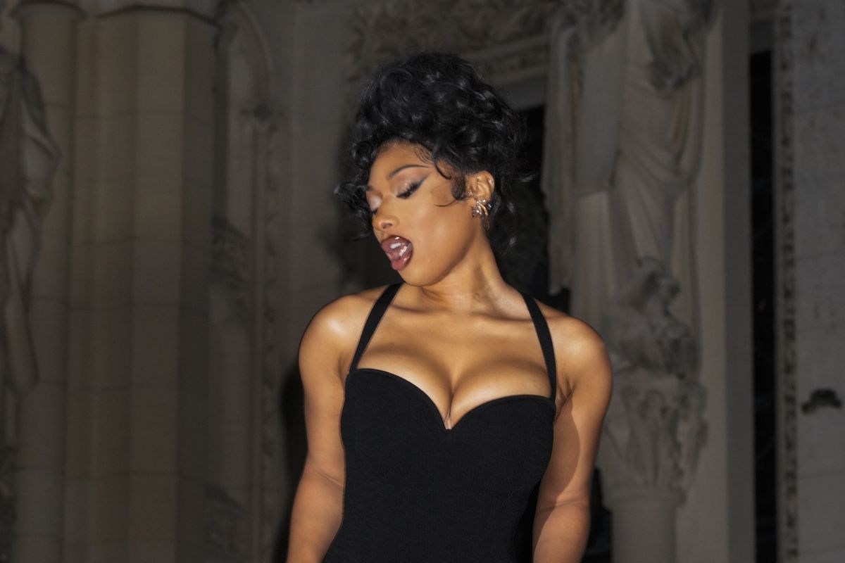 Megan Thee Stallion Stuns On "Love Island" With Surprise Villa Takeover