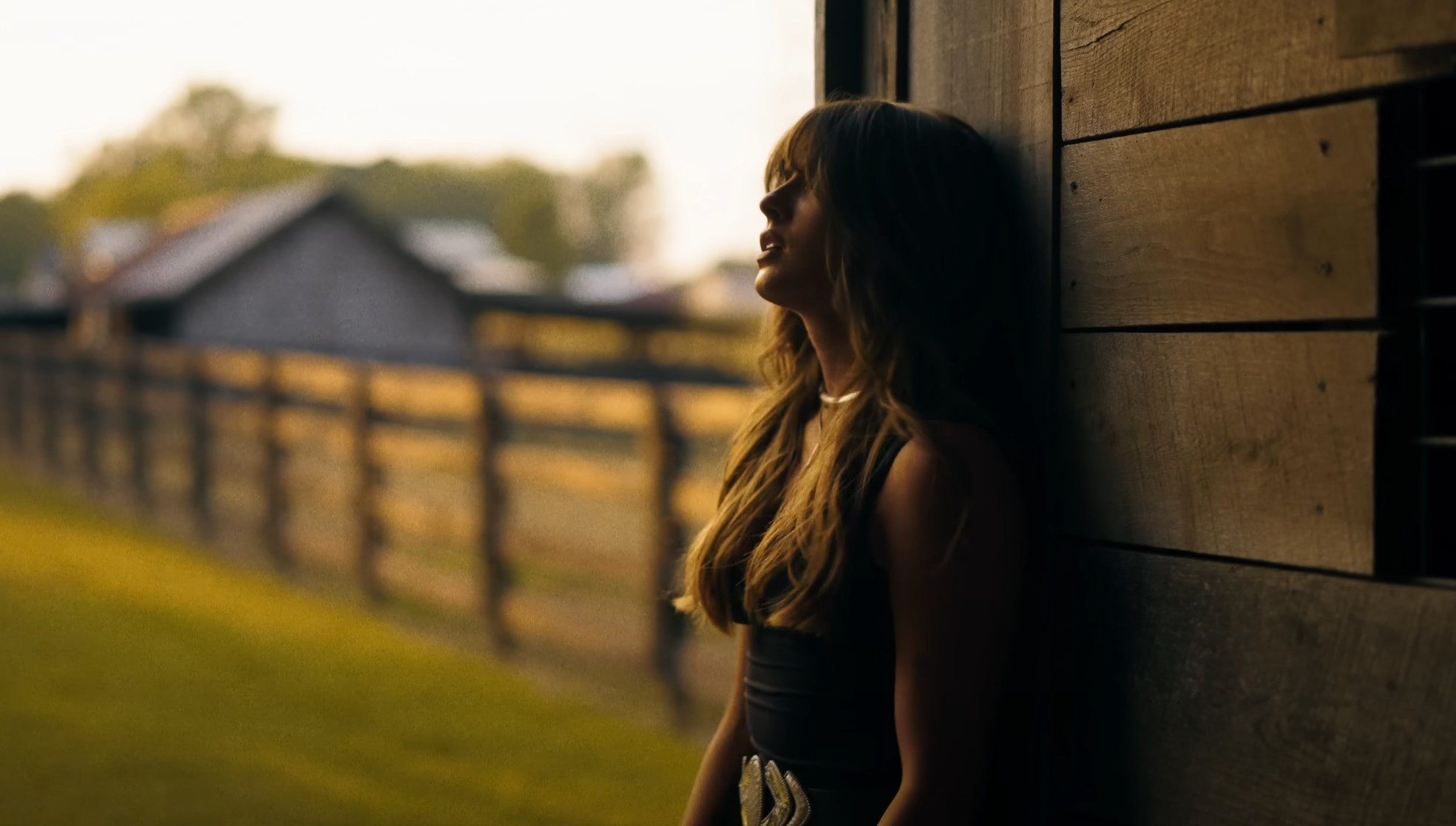 Ella Langley Tells Texas Crowd The Heartbreak That Inspired “Girl You’re Taking Home” Taught Her To Pray Again