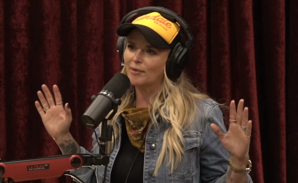 Joe Rogan Was STUNNED That Miranda Lambert Has Girl Fights Break Out At Every Concert