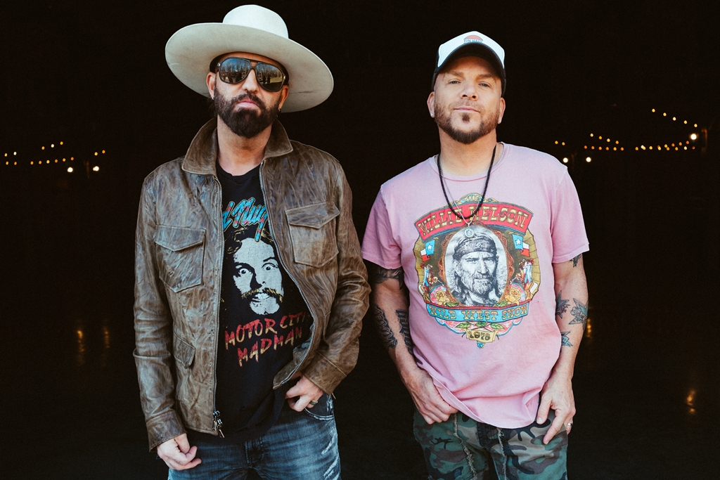 LOCASH HAS THE BEST YEAR EVER – HIGHLIGHTED BY #1 RADIO SUCCESS, PACKED VENUES, & FAN ADORATION – Country’s Chatter