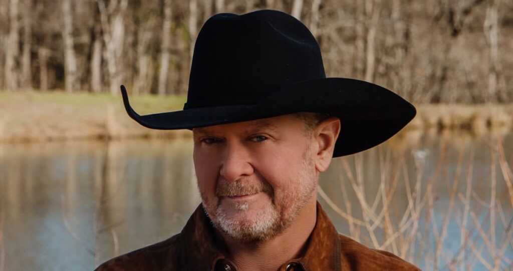 Country Icon Tracy Lawrence Returns to the Road with 2026 No Alibis Tour